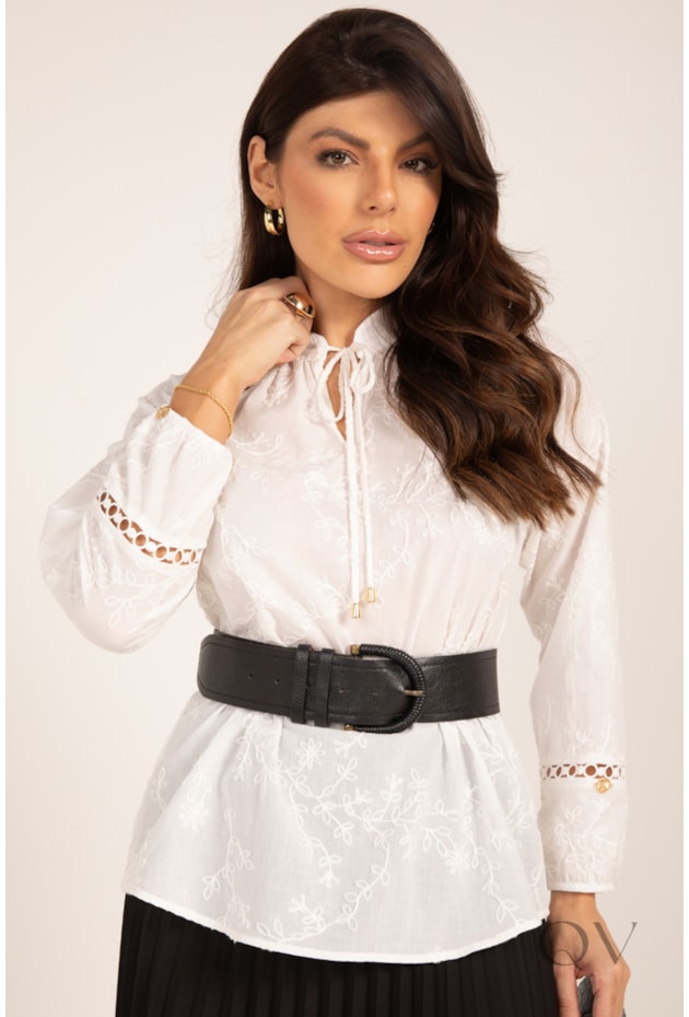 BATA BORDADA FLORAL COM RENDA EM CAMBRAIA OFF WHITE - LEKAZIS