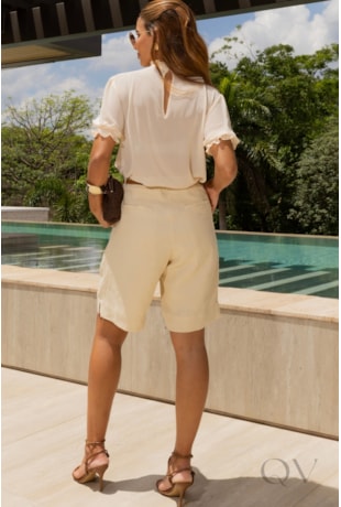 BERMUDA RETA EM LINHO PURO BEGE - LUZIA FAZZOLLI