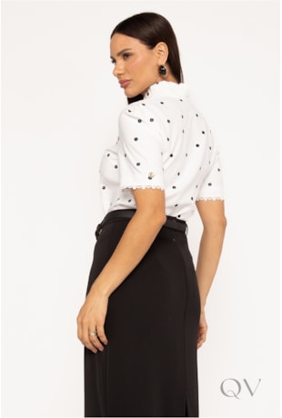 BLUSA BORDADA EM MINI FLORES EM ALFAIATARIA OFF WHITE - LEKAZIS