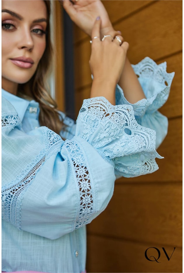 BLUSA BOTÕES BRILHANTES AZUL - DOCE MARIA BLUSA BOTÕES BRILHANTES AZUL - DOCE MARIA