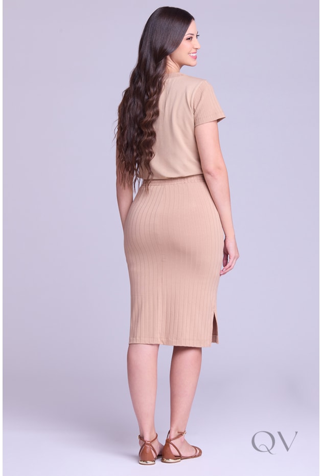 BLUSA CANELADA COM BOLSO FRONTAL EM MOLETINHO LEVE BEGE MÉDIO - HAPUK