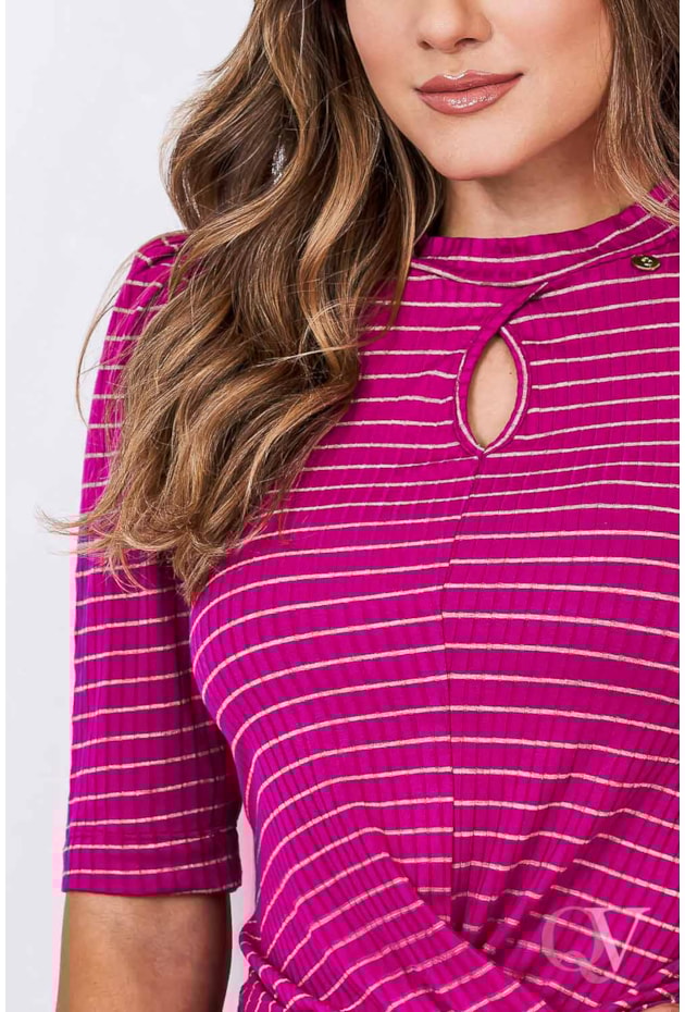 BLUSA CANELADA GOLA ALTA E GOTA PINK - VIA TOLENTINO BLUSA CANELADA GOLA ALTA E GOTA PINK - VIA TOLENTINO