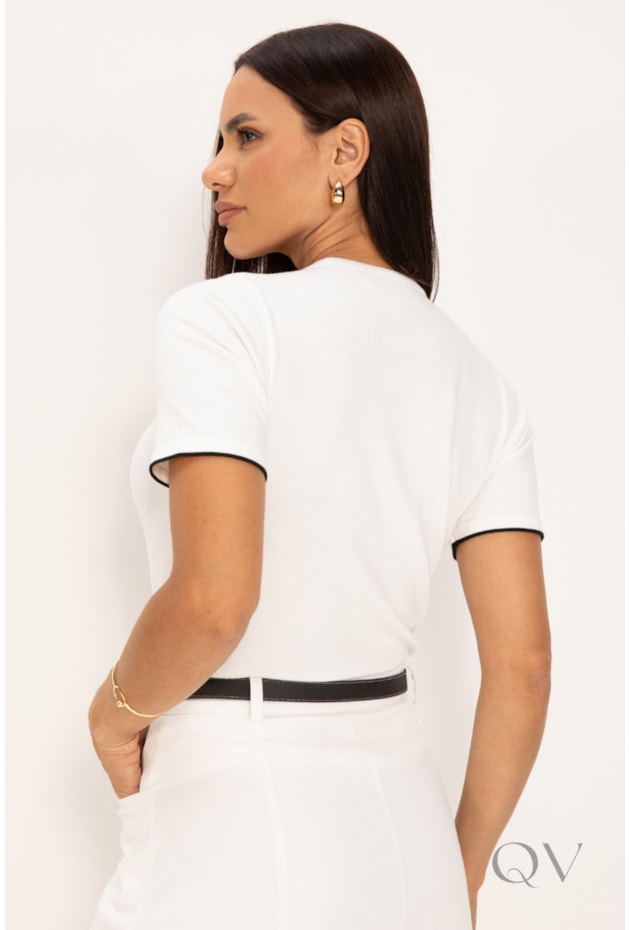 BLUSA COM BORDADO LK EM TRICOT OFF WHITE - LEKAZIS