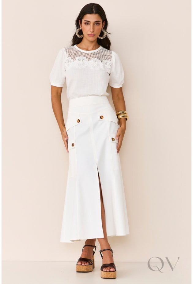 BLUSA COM DETALHE DE FLOR EM VISCOSE OFF WHITE - ARTSY