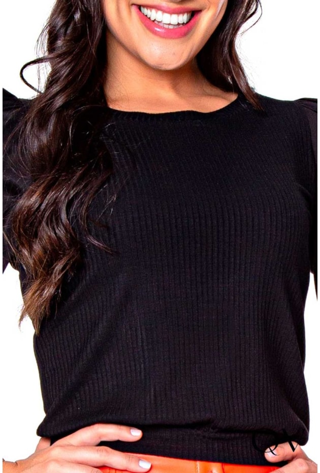 BLUSA COM DETALHE DE PREGAS PRETO - HAPUK BLUSA COM DETALHE DE PREGAS PRETO - HAPUK