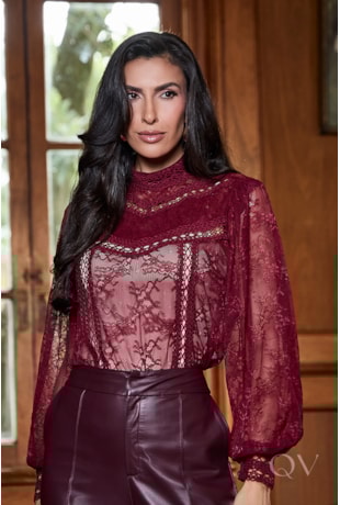 BLUSA COM ENTREMEIOS EM RENDA MARSALA - LUZIA FAZZOLLI