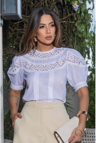 BLUSA COM ENTREMEIOS EM VOIL BRANCO - LUZIA FAZZOLLI