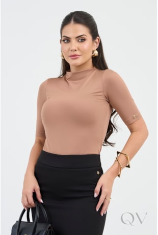 BLUSA COM GOLA ALTA EM MALHA MARROM - VIA TOLENTINO