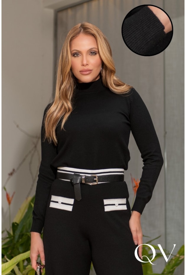 BLUSA COM GOLA ALTA EM TRICÔ PRETO - LUZIA FAZZOLLI