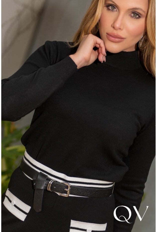 BLUSA COM GOLA ALTA EM TRICÔ PRETO - LUZIA FAZZOLLI