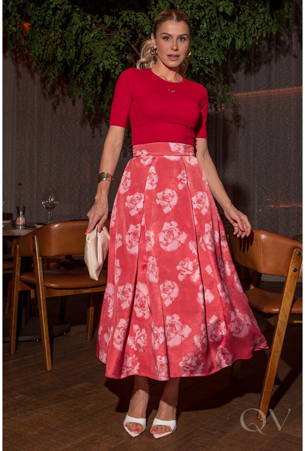 BLUSA COM PLACA LF EM MALHA CANELADA VERMELHO - LUZIA FAZZOLLI