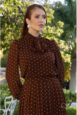 BLUSA COM POÁ EM CHIFFON MARROM - JANY PIM