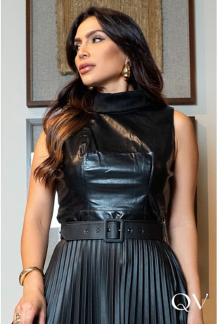 BLUSA COURO GOLA ALTA PRETO - LUZIA FAZZOLLI BLUSA COURO GOLA ALTA PRETO - LUZIA FAZZOLLI