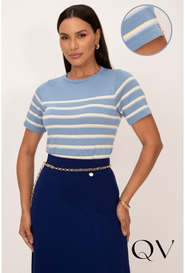 BLUSA DE MANGA CURTA EM TRICOT AZUL COM LISTRAS COLORS - LEKAZIS