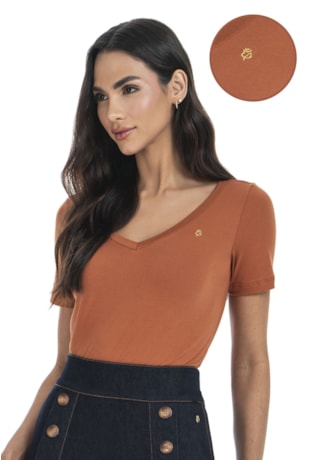 BLUSA EM MALHA COM BORDADO FERRUGEM - VIA TOLENTINO