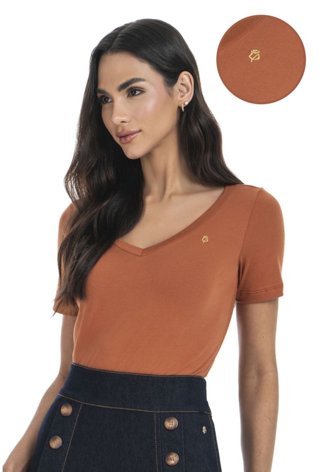 BLUSA EM MALHA COM BORDADO FERRUGEM - VIA TOLENTINO