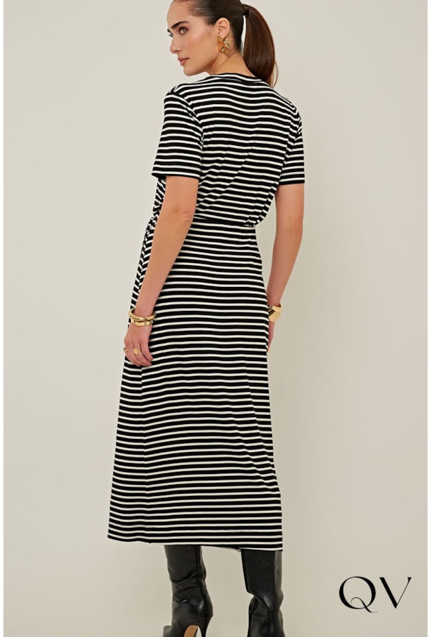 BLUSA EM MALHA DE VISCOSE LISTRADO PRETO - LINDA DE MORRER BLUSA EM MALHA DE VISCOSE LISTRADO PRETO - LINDA DE MORRER