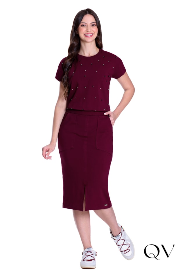 BLUSA EM MOLETINHO E RIBANA EM PÉROLAS DE PINO BORDÔ - HAPUK