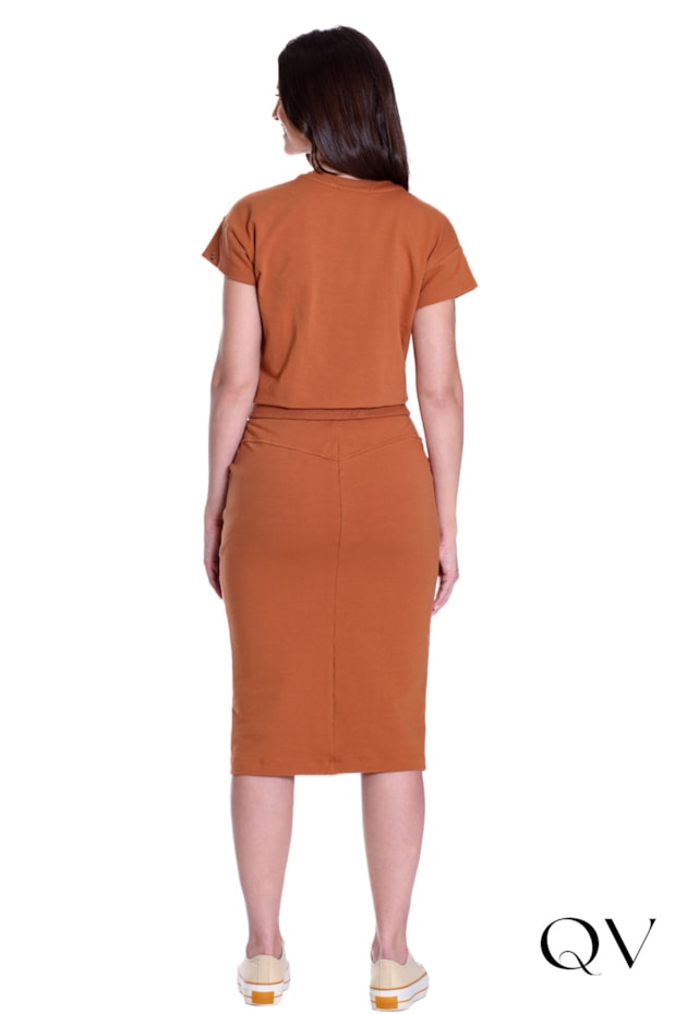 BLUSA EM MOLETINHO E RIBANA EM PÉROLAS DE PINO CARAMELO - HAPUK