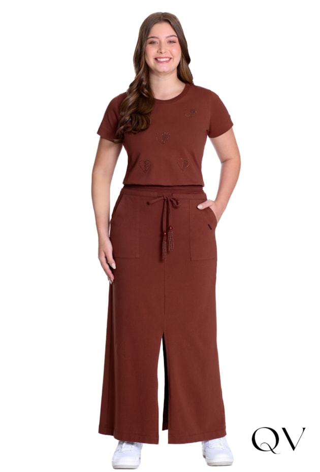 BLUSA EM MOLETINHO TERMOCOLANTE BORDADO MANUAL MARROM - HAPUK