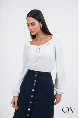 BLUSA EM TECIDO PLANO COM AMARRAÇÃO OFF - VIA TOLENTINO BLUSA EM TECIDO PLANO COM AMARRAÇÃO OFF - VIA TOLENTINO