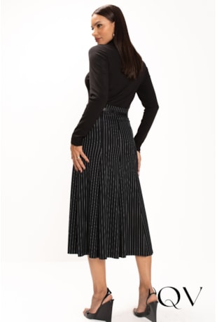 BLUSA EM TRICOT VISCOSE GOLA ALTA PRETO - LEKAZIS
