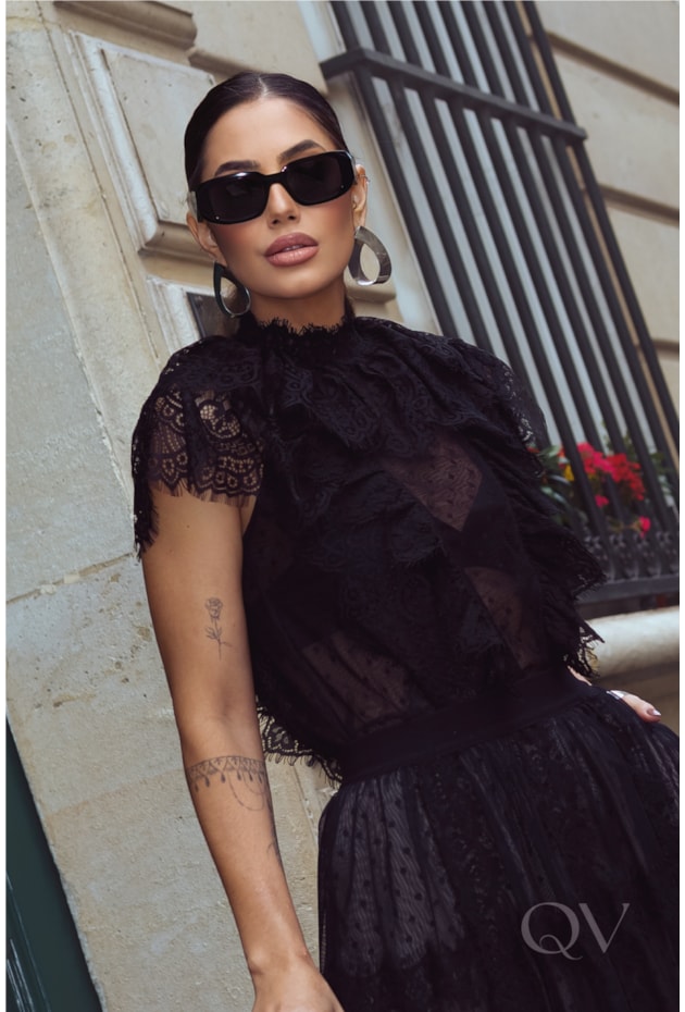 BLUSA EM TULE COM RENDA CHANTILLY POÁ PRETO - LUIZA FAZZOLLI