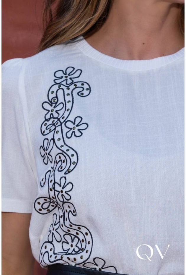 BLUSA EM VISCOSE BORDADO FRONTAL OFF WHITE - ARTSY