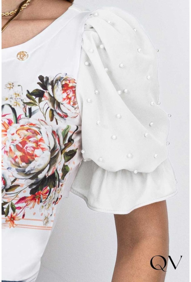 BLUSA ESTAMPA FRONTAL E PÉROLAS OFF WHITE - VIA TOLENTINO BLUSA ESTAMPA FRONTAL E PÉROLAS OFF WHITE - VIA TOLENTINO