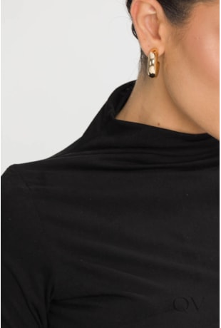 BLUSA GOLA ALTA MANGA LONGA EM SUÉDE PRETO - TLIC RIO