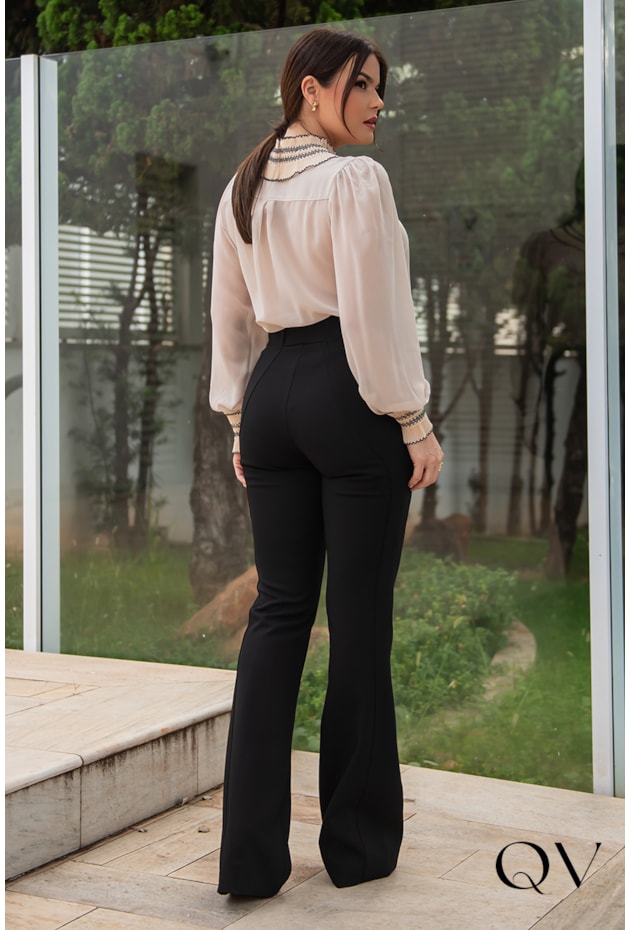 BLUSA GOLA PLISSADA COM AMARRAÇÃO BEGE - LUZIA FAZZOLLI BLUSA GOLA PLISSADA COM AMARRAÇÃO BEGE - LUZIA FAZZOLLI