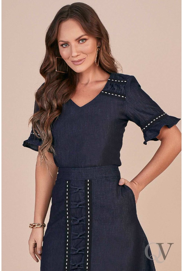 BLUSA JEANS DECOTE V E DETALHE AVIAMENTO - TITANIUM JEANS BLUSA JEANS DECOTE V E DETALHE AVIAMENTO - TITANIUM JEANS