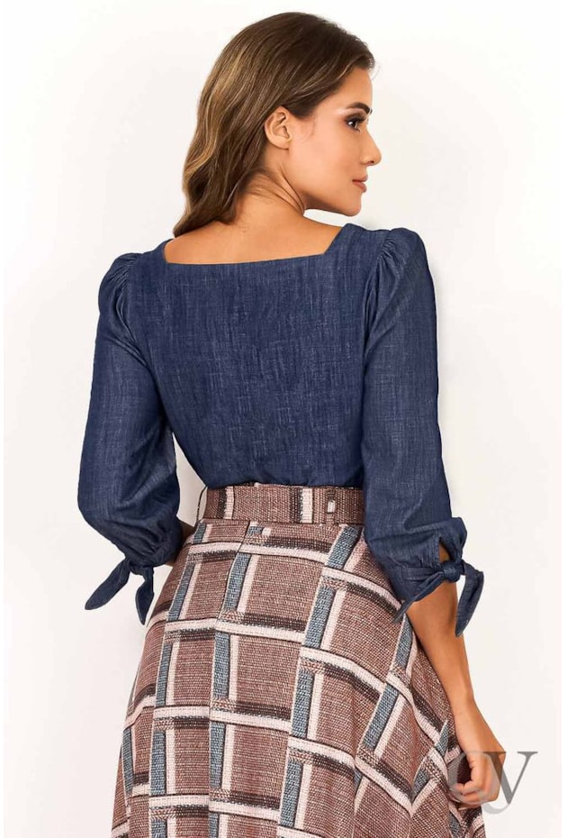 BLUSA JEANS DETALHE PREGAS - VIA TOLENTINO BLUSA JEANS DETALHE PREGAS - VIA TOLENTINO