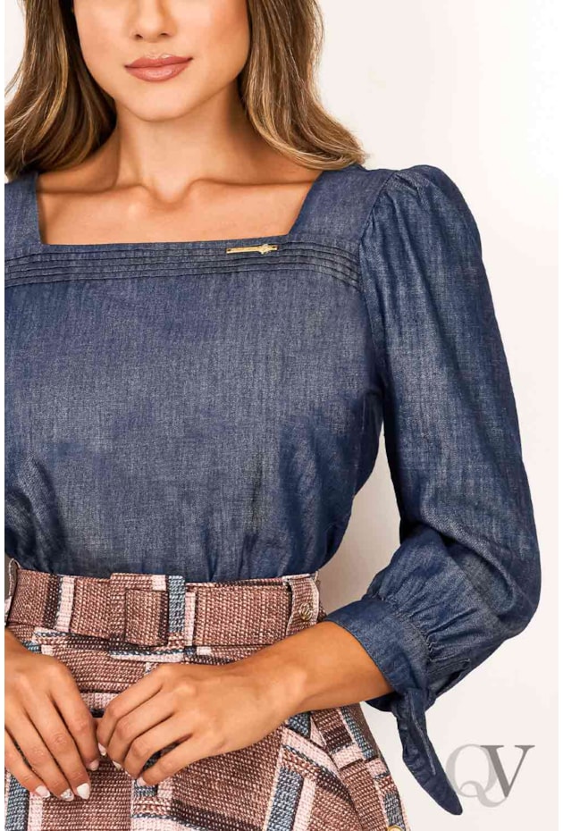 BLUSA JEANS DETALHE PREGAS - VIA TOLENTINO BLUSA JEANS DETALHE PREGAS - VIA TOLENTINO