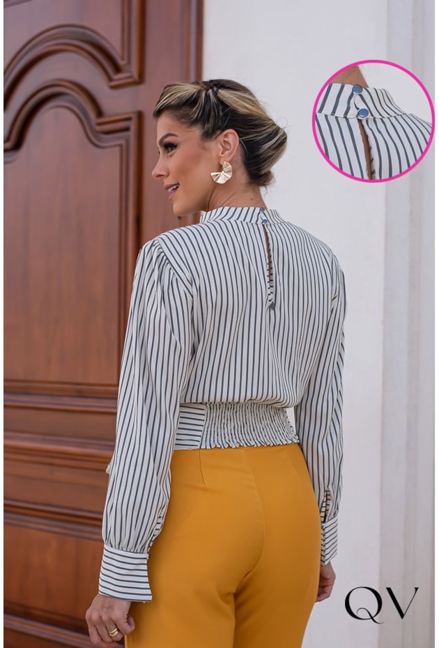 BLUSA LISTRADA DECOTE COM ABERTURA PRETO - EVA BELLA BLUSA LISTRADA DECOTE COM ABERTURA PRETO - EVA BELLA