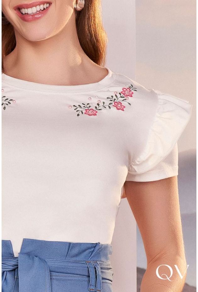 BLUSA MALHA COM BORDADO FLORES OFF WHITE - FASCÍNIUS BLUSA MALHA COM BORDADO FLORES OFF WHITE - FASCÍNIUS