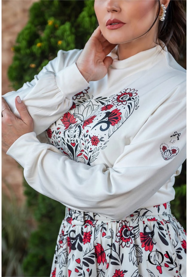 BLUSA MOLETINHO ESTAMPA LOCALIZADA OFF WHITE - LUZIA FAZZOLLI BLUSA MOLETINHO ESTAMPA LOCALIZADA OFF WHITE - LUZIA FAZZOLLI