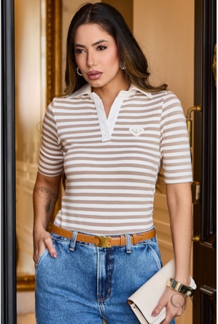 BLUSA POLO LISTRADA EM CANELADA BEGE - LUZIA FAZZOLLI