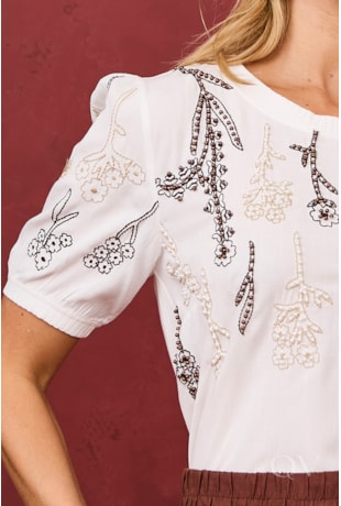 BLUSA RETA COM BORDADO EM VISCOLYCRA OFF - ARTSY