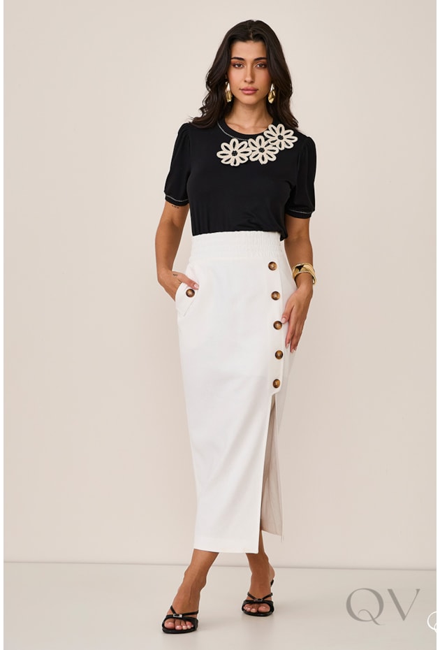 BLUSA RETA EM VISCOSE BORDADA PRETO - ARTSY