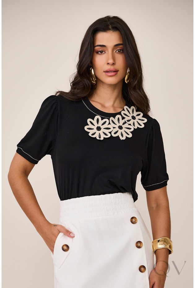 BLUSA RETA EM VISCOSE BORDADA PRETO - ARTSY