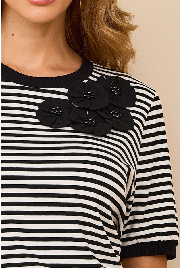 BLUSA RETA LISTRADA EM VISCOSE PRETO COM OFF - ARTSY