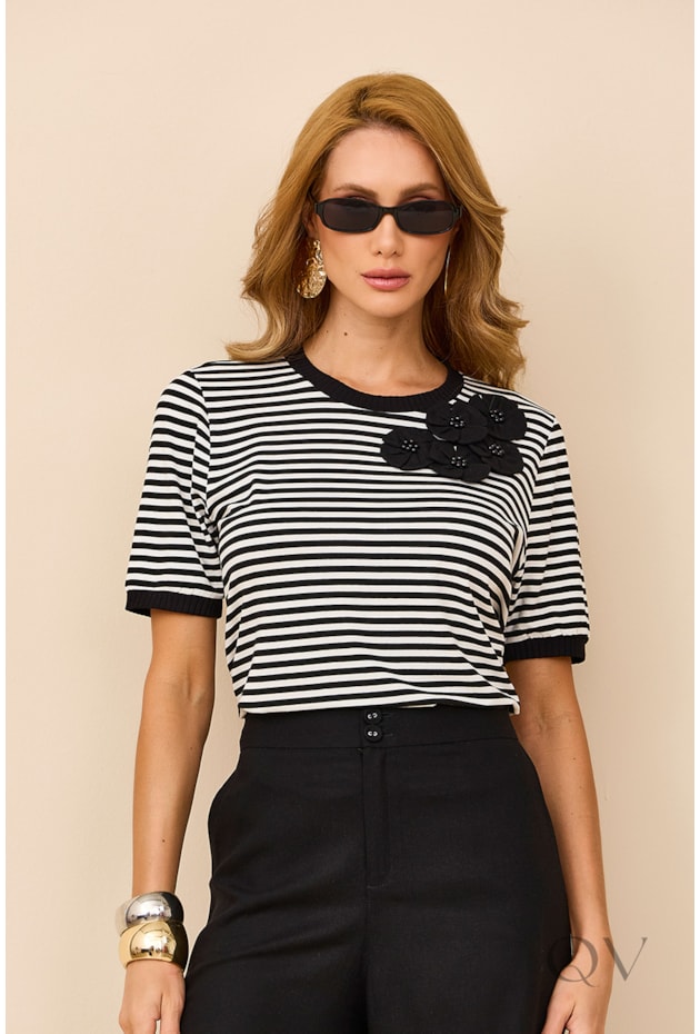 BLUSA RETA LISTRADA EM VISCOSE PRETO COM OFF - ARTSY