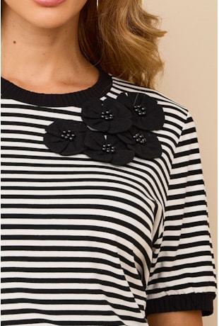 BLUSA RETA LISTRADA EM VISCOSE PRETO COM OFF - ARTSY