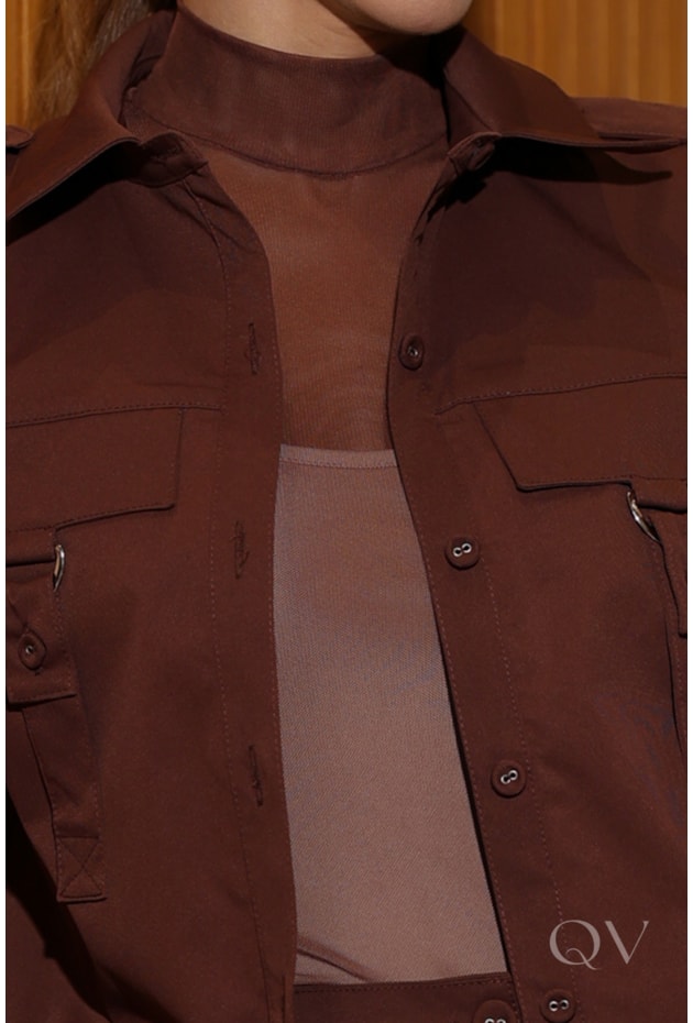 BLUSA SLIM COM GOLA ALTA EM CHIFFON COM RENDA MARROM - LUZIA FAZZOLLI