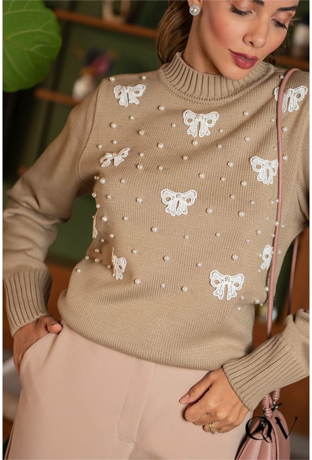 BLUSA TRICÔ LAÇOS E PÉROLAS BEGE - LUZIA FAZZOLLI BLUSA TRICÔ LAÇOS E PÉROLAS BEGE - LUZIA FAZZOLLI