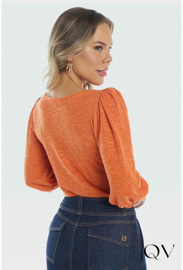 BLUSA TRICOT COM ARGOLA RESINADA LARANJA - VIA TOLENTINO