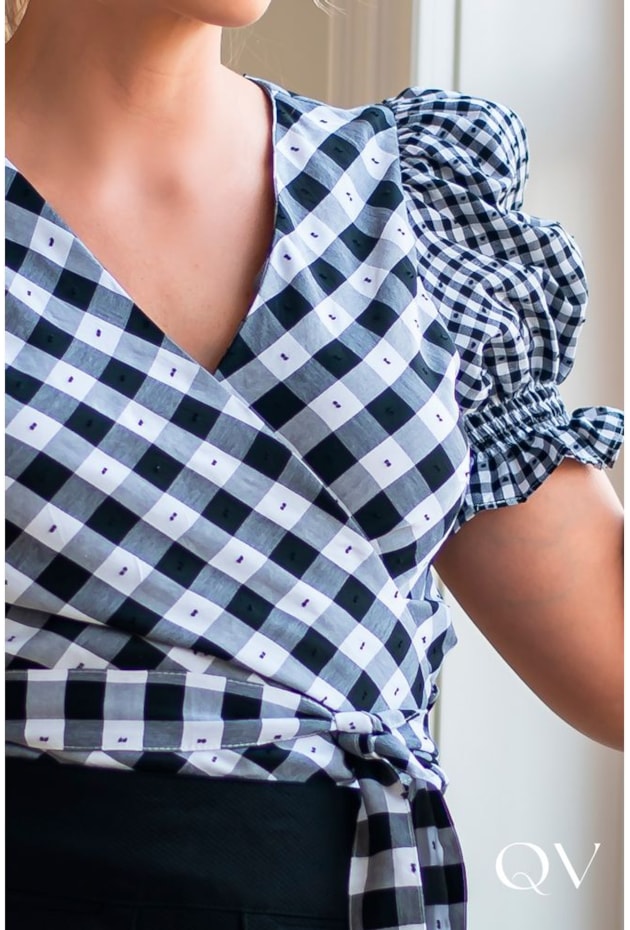 BLUSA VISCOSE TRANSPASSADA XADREZ P&B - LUZIA FAZZOLLI BLUSA VISCOSE TRANSPASSADA XADREZ P&B - LUZIA FAZZOLLI