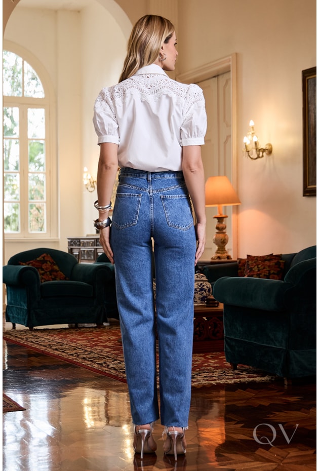 CALÇA BORDADA EM JEANS ESCURO - LUZIA FAZZOLLI