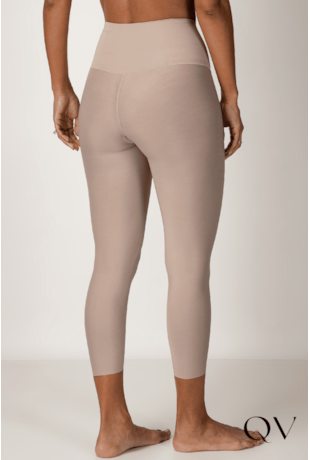 CALÇA CAPRI MODELADORA INVISIBLE CONTROL SÉPIA - LIZ